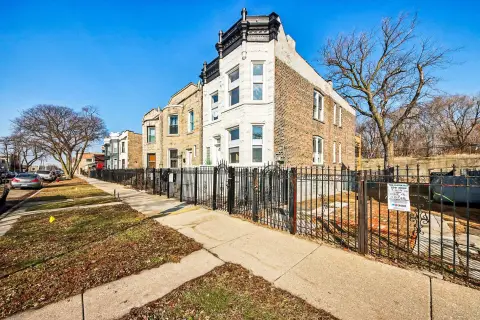 Rehabbed 2-Unit Multifamily in Chicago