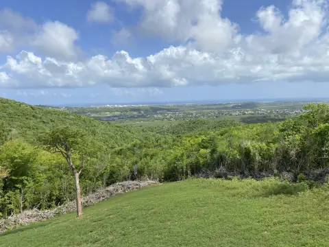Land with Caribbean Sea Views