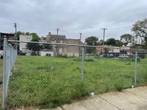 Vacant Corner Lot in Chicago