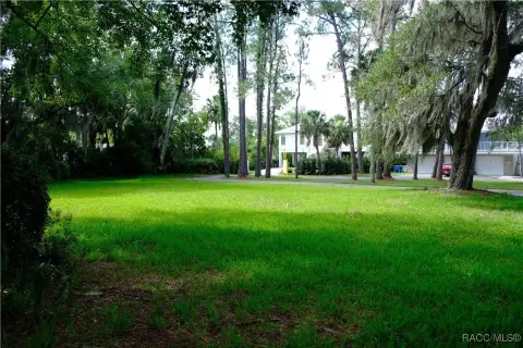 Crystal River Homesite with Boat Slip