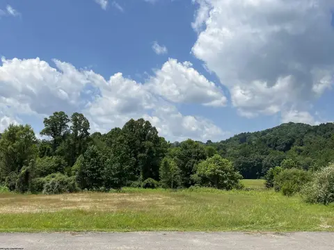 Fairmont Commercial Land Opportunity