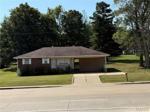Single-Level Office Building