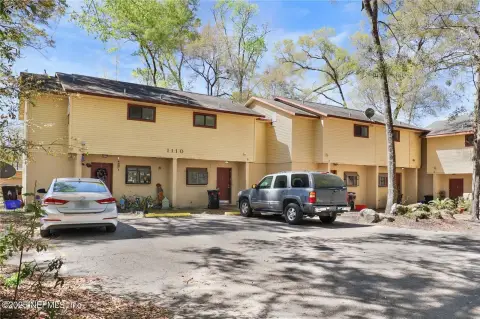 Gainesville Sixplex with Spacious Units