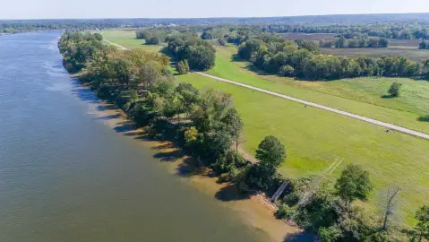 Tennessee Riverfront Lot in Savannah
