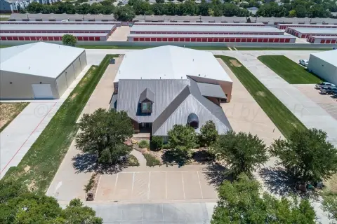 Aviation-Adjacent Warehouse