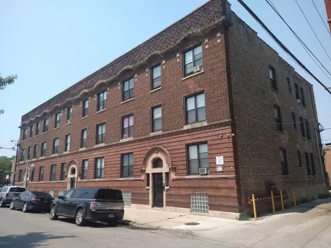 24-Unit Multifamily Building in Chicago
