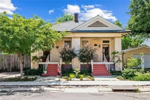 Charming New Orleans Cottage Duplex