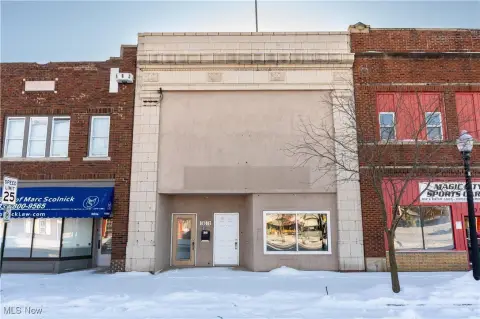 Versatile Mixed-Use Property on Kenmore