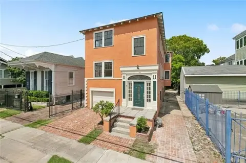 New Orleans Double in Prime Location