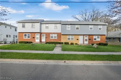 10-Unit Townhome-Style Apartment Portfolio