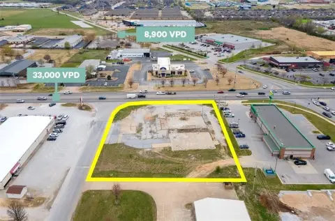 Retail Space in Springdale