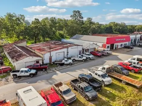 Brick-Front Auto Shop