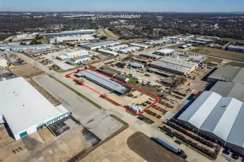 Versatile Office Warehouse in Mansfield