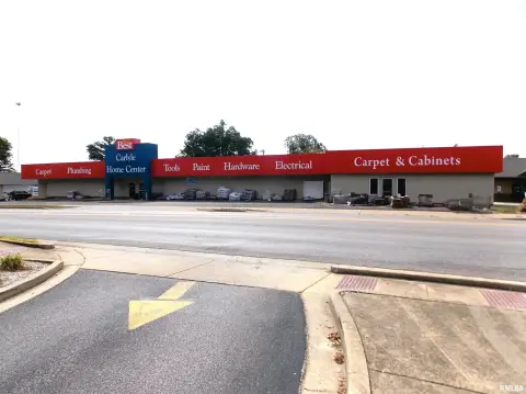 Carlyle Retail/Warehouse Complex For Sale