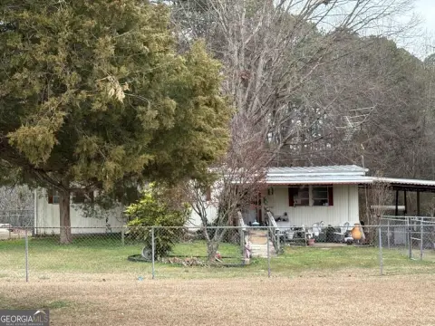 Hull Commercial Lot For Sale