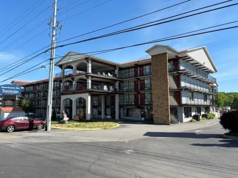 Pigeon Forge Hotel For Sale