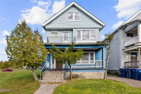 Charming Buffalo Duplex with Convenience