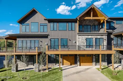 Spacious Townhome in Fraser Valley