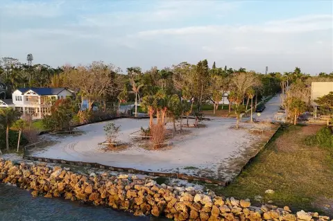 Waterfront Land in Sarasota Bay