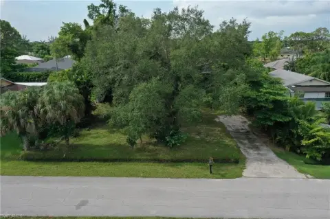 Residential Land in Bayshore Naples
