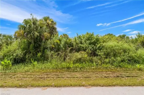 Residential Land in Naples, Florida