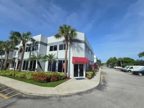 Coral Springs Office/Warehouse Corner Unit