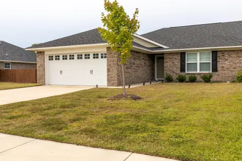 Well-Kept Townhome with Pond View