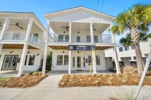 Mixed-Use Property in Port St. Joe