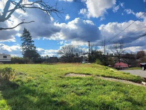 Land in Oak Hill, WV