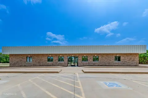 Turnkey Commercial Building in Streator