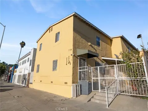 Well-Maintained Multifamily Quadruplex in Los Angeles