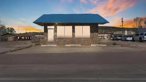 Grants, NM Commercial Building