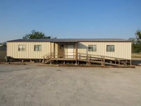 Commercial Property in Excellent Condition