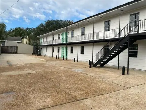 New Orleans Apartment Complex