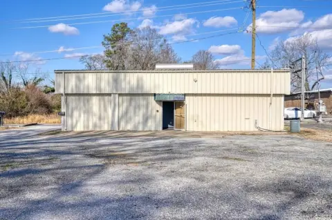 Commercial Lot with Building, Woodruff