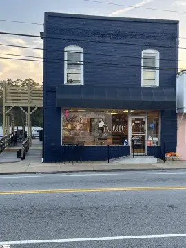 Downtown Duncan Commercial Building For Sale