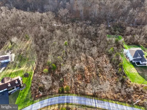 Land in Peaceful Rural Setting