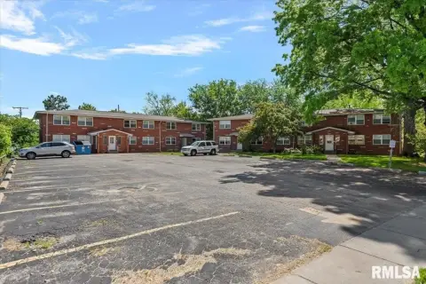 Well-Maintained 12-Unit Apartment Complex