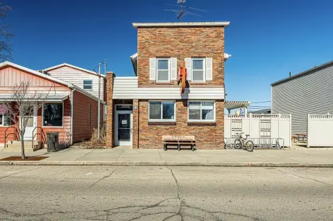 Waterfront Tavern in Growing Belleville