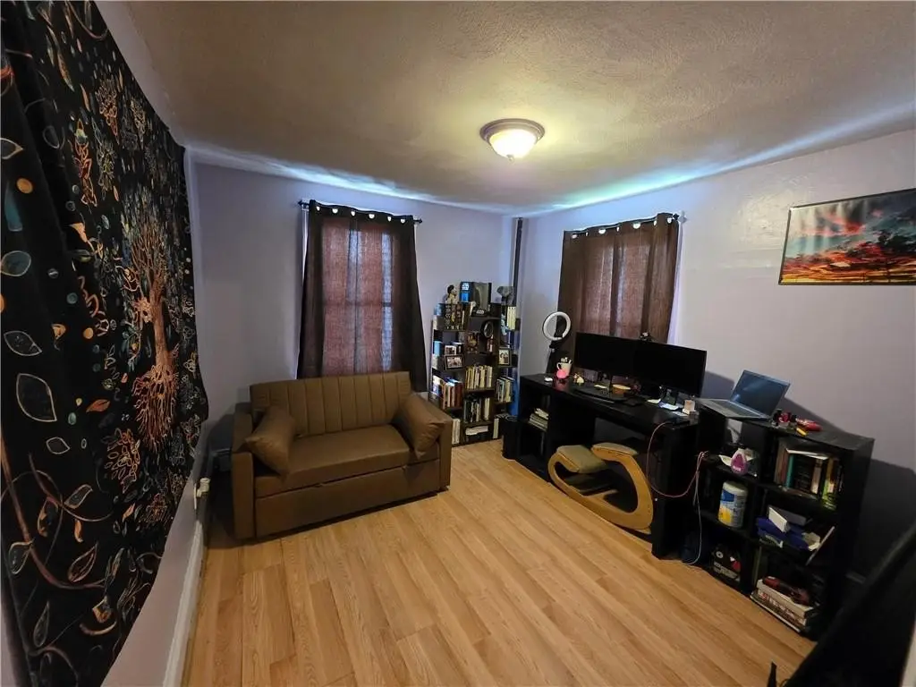 Picture 4