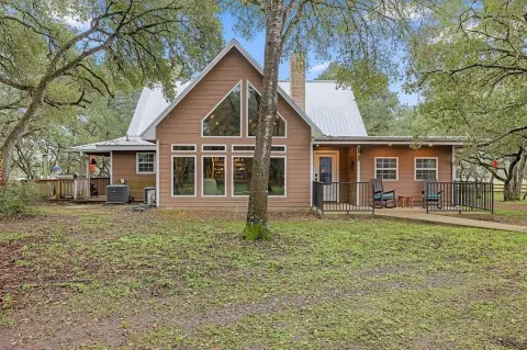Turn-Key Ranch with Oak-Lined Driveway