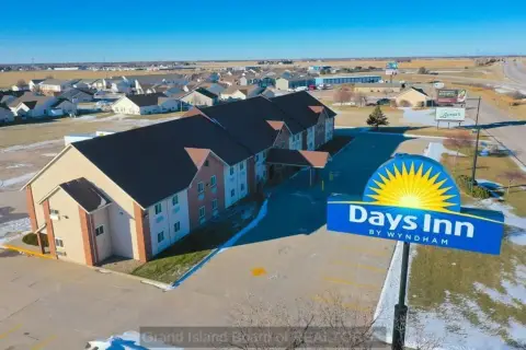 Grand Island Hotel For Sale