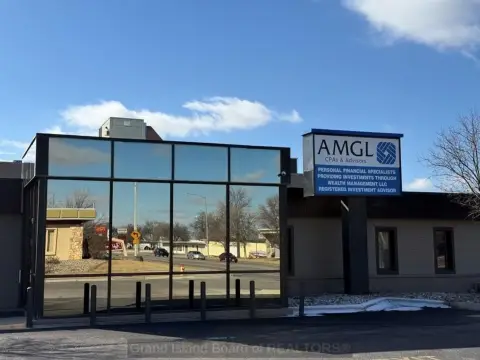 Grand Island Commercial Property