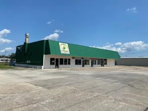 Multi-Suite Building on Grand Caillou