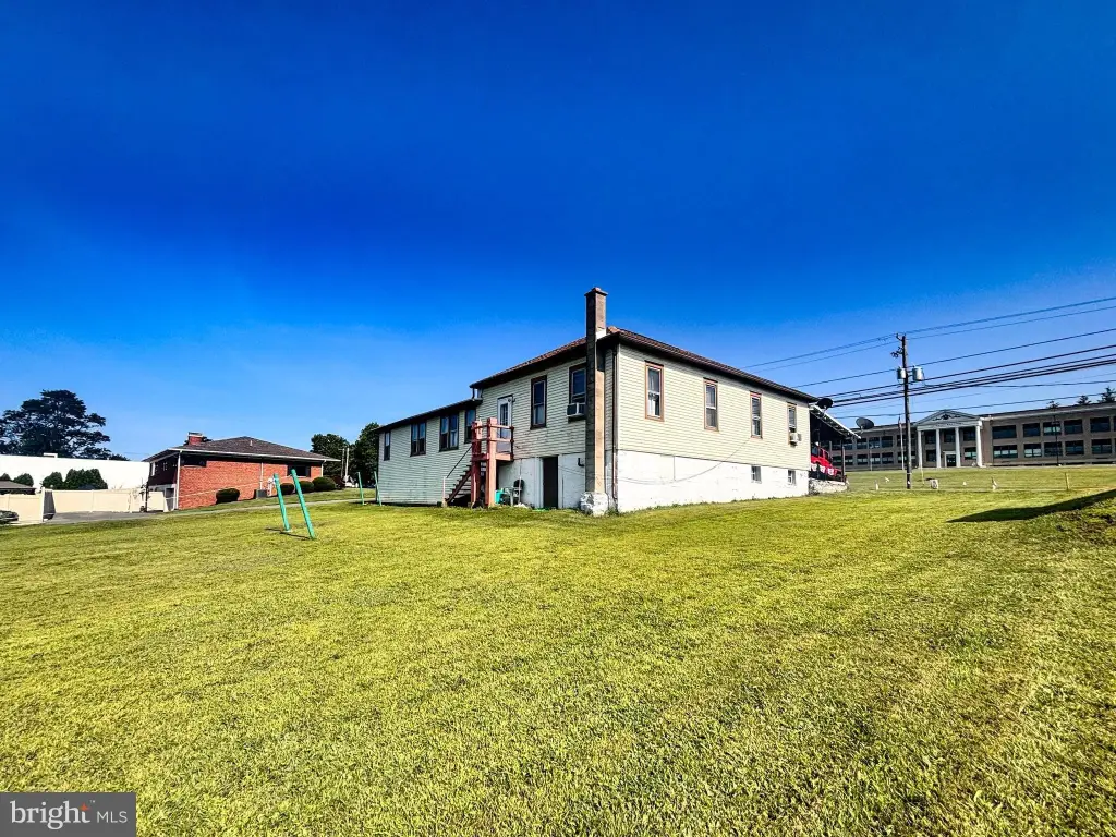 154-156 E Main St, Hegins, PA 17938