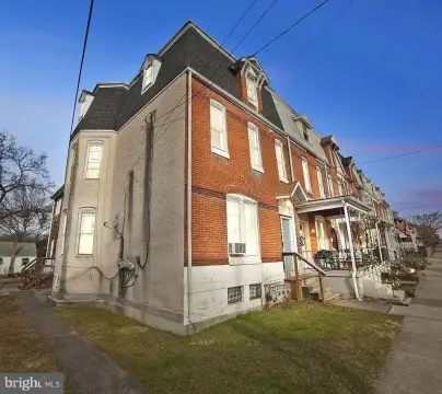 Corner Triplex with Two Occupied Units