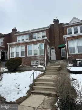 Philadelphia Duplex Near Transportation