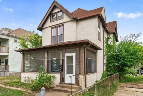 Duplex with In-Unit Laundry