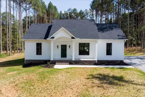 Brodnax Ranch Home on Acreage