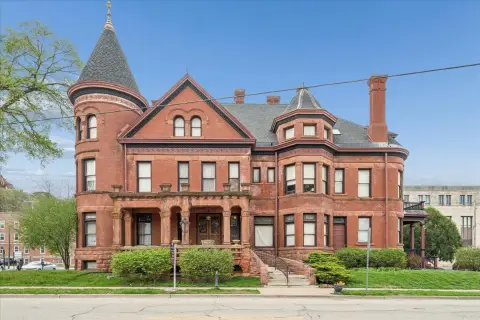 Picture of Bed & breakfasts at 504 Bluff Street, Dubuque, IA